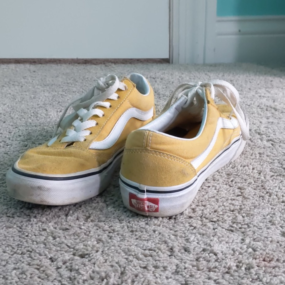 COPY - Yellow old skool vans